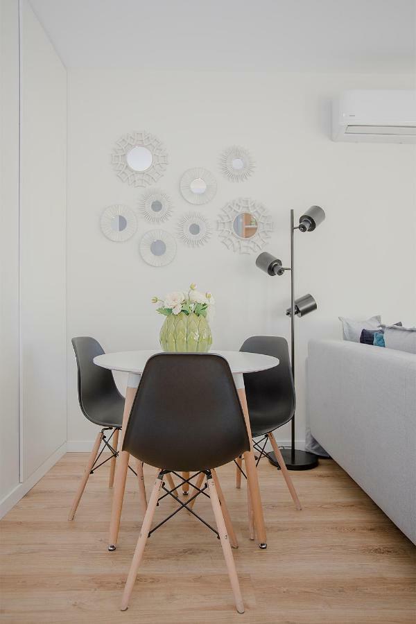 Liiiving In Porto I Bright Light Studio Luaran gambar